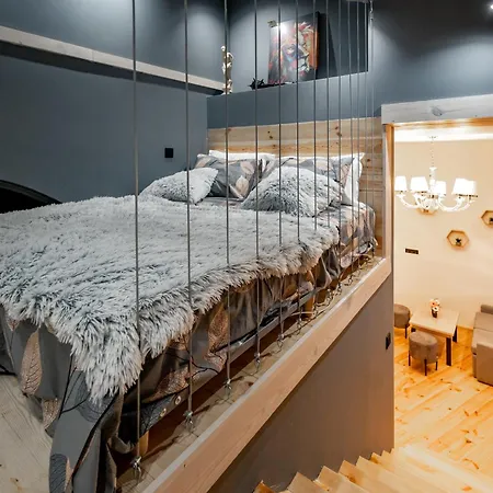 Fainorent 3-кімн Loft 2 центр до 10- гостей Apartment *
