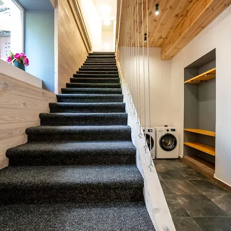 Apartment Fainorent 3-кімн Loft 2 центр до 10- гостей *