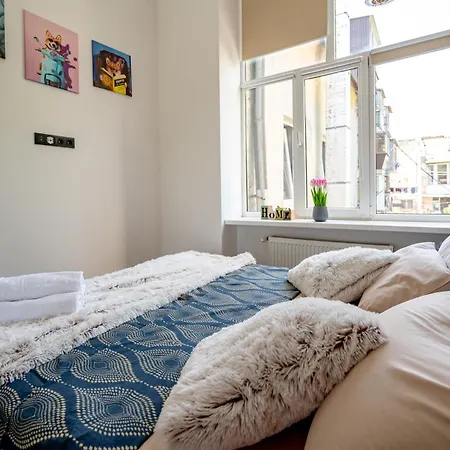 Apartment Fainorent 3-кімн Loft 2 центр до 10- гостей *