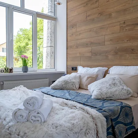Fainorent 3-кімн Loft 2 центр до 10- гостей Odessa