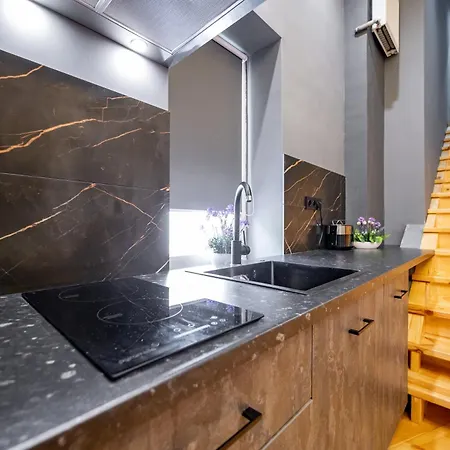 Apartment Fainorent 3-кімн Loft 2 центр до 10- гостей
